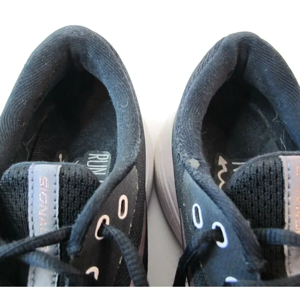 Brooks signal black